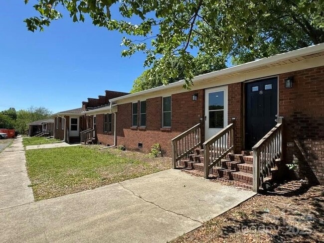 19612 Oak St, Unit 7 in Cornelius, NC - Building Photo - Building Photo