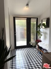 3252 De Witt Dr in Los Angeles, CA - Building Photo - Building Photo