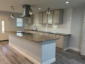 208 N Bowser Rd in Richardson, TX - Building Photo