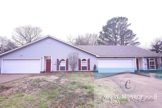 700 W Monroe Ave in Jonesboro, AR - Building Photo - Building Photo