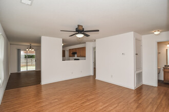 236 Farmington Dr in Harvest, AL - Building Photo - Building Photo