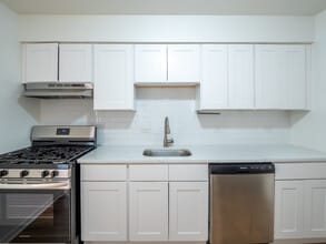 9662 Golf Terrace in Des Plaines, IL - Building Photo - Building Photo