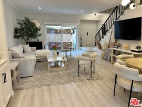 5139 Balboa Blvd in Los Angeles, CA - Building Photo - Building Photo