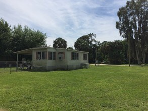 Malibu Mobile Home Community in North Fort Myers, FL - Building Photo - Building Photo