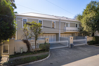 122 Chester St in Alamo Heights, TX - Foto de edificio - Building Photo