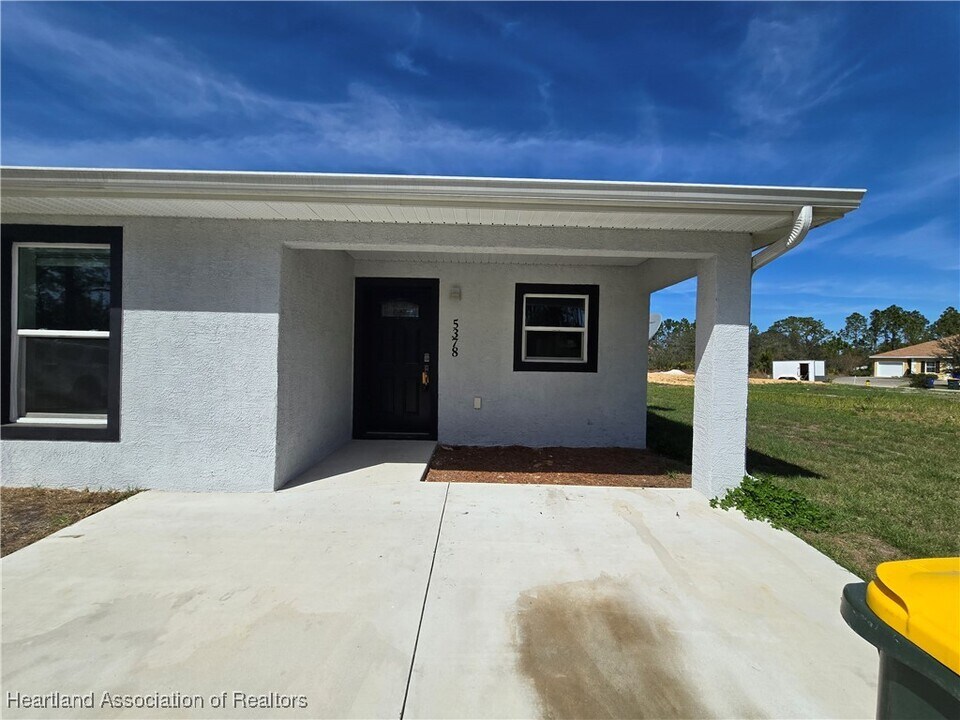 5378 Pebble Beach Dr in Sebring, FL - Building Photo