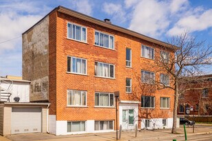 2741 De Bellechasse St in Montréal, QC - Building Photo