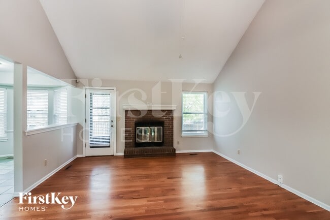 616 Park Ave, Unit 196 unit 4 stories in Belton, MO - Foto de edificio - Building Photo