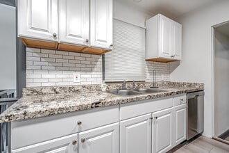 2255 Rhinehill Rd SE in Atlanta, GA - Building Photo - Building Photo