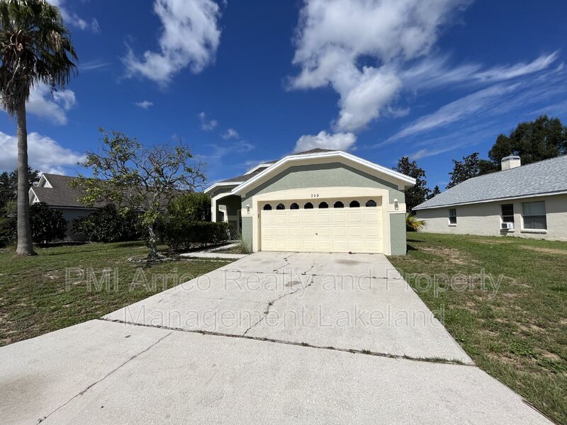 309 Sir Phillips Dr in Davenport, FL - Building Photo