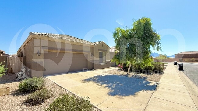 property at 3027 W Cottonwood Ln