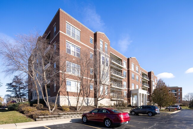 Astor Place in Wheeling, IL - Foto de edificio - Building Photo