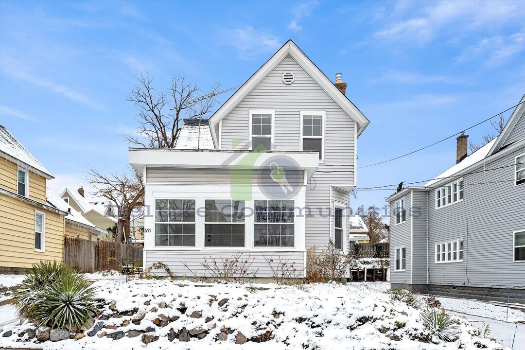 655 High St SW in Grand Rapids, MI - Building Photo