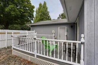 1712 Stratford Dr in Champaign, IL - Building Photo - Building Photo