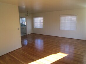 161 Nieto Ave in Long Beach, CA - Building Photo - Building Photo