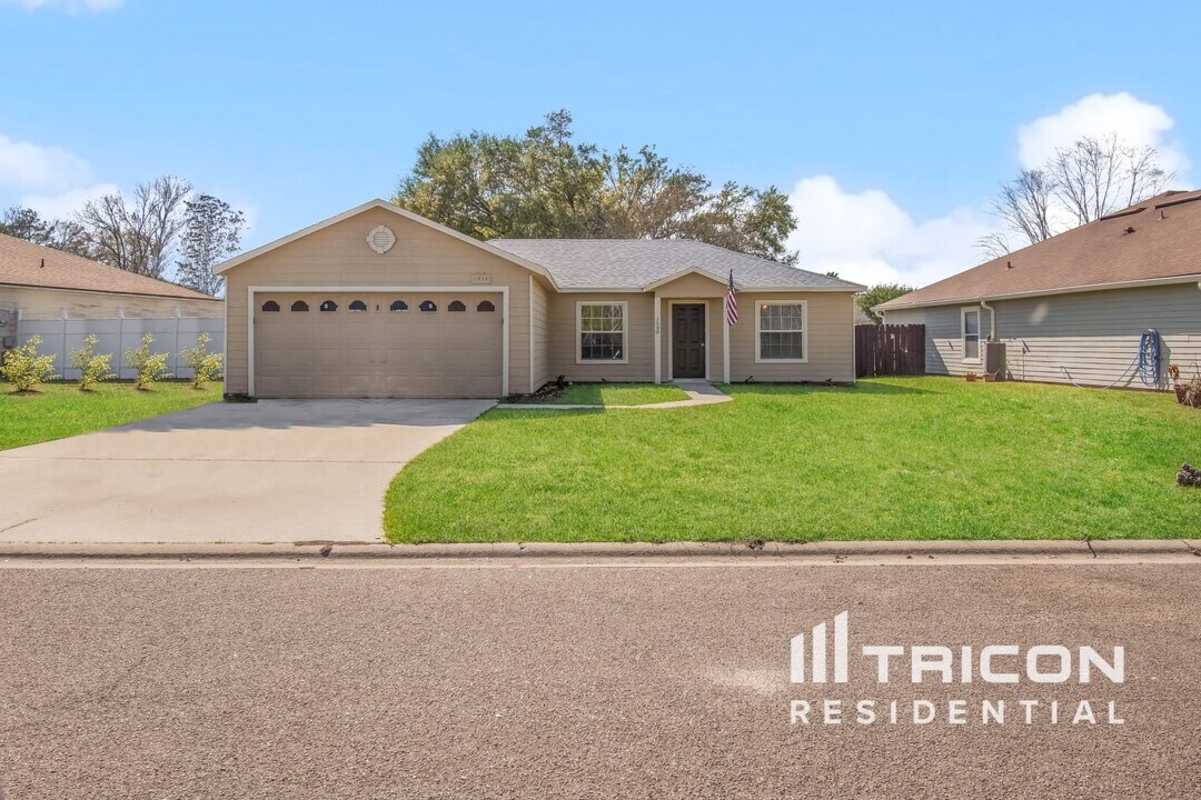 1598 Marble Lake Dr in Jacksonville, FL - Building Photo
