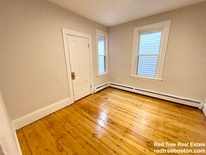 1572 Tremont St, Unit 3 in Boston, MA - Building Photo - Building Photo