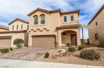 446 Eagle Glen Rd in Las Vegas, NV - Foto de edificio - Building Photo