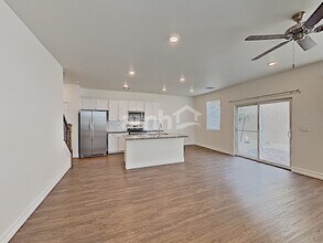 1478 Golden Hour Ave in North Las Vegas, NV - Building Photo - Building Photo