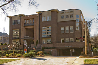 420 Queens Rd in Charlotte, NC - Foto de edificio - Building Photo