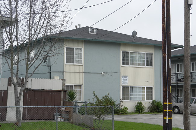 27151 Tyrrell Ave in Hayward, CA - Foto de edificio - Building Photo