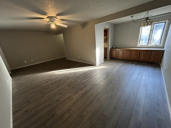 property at 405 S 7th St