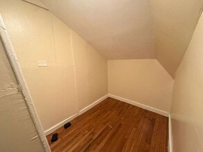 276 Clinton Ave, Unit 3 in New Haven, CT - Building Photo - Building Photo