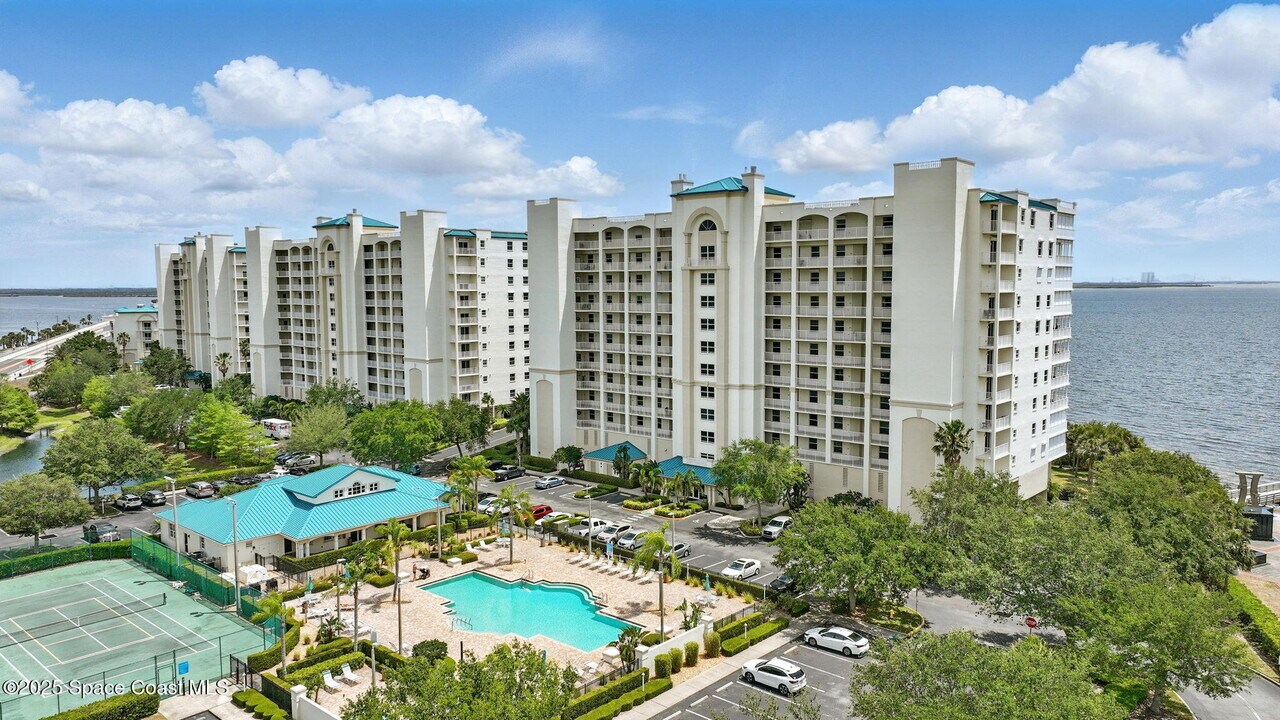 7 Indian River Ave in Titusville, FL - Building Photo
