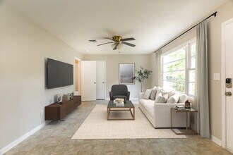 241 Lake Dr NE in Birmingham, AL - Building Photo - Building Photo