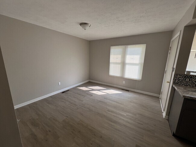 9412 Mt Auburn Ave in Cleveland, OH - Building Photo - Building Photo