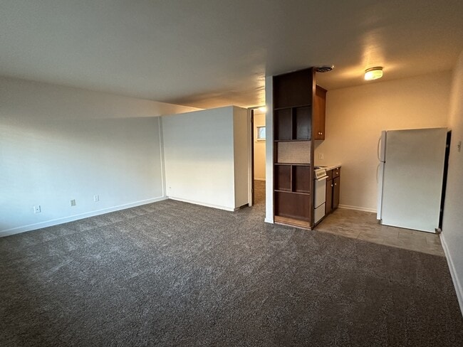 5926 Fauntleroy Wy SW