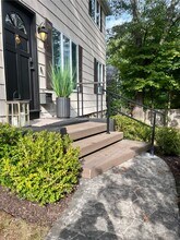 127 Manor Ave in Wellesley, MA - Building Photo - Building Photo