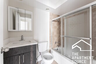 6011 N Winthrop Ave, Unit 101 in Chicago, IL - Building Photo - Building Photo