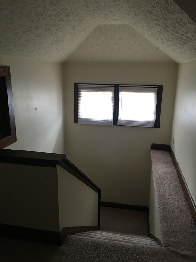 1529 Lee St E in Charleston, WV - Building Photo - Building Photo