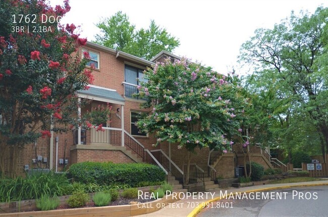 property at 1762 Dogwood Dr