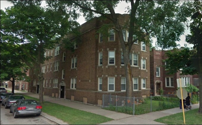 8001 S Maryland Ave in Chicago, IL - Foto de edificio