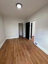 3516 W Evergreen Ave, Unit 1 in Chicago, IL - Foto de edificio - Building Photo