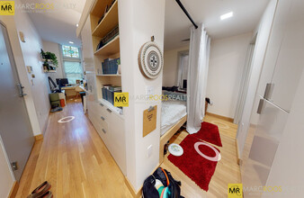 114 Mount Auburn St, Unit 13 in Cambridge, MA - Building Photo - Building Photo