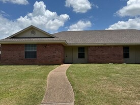 10233 Hyacinth Ln in Waco, TX - Building Photo