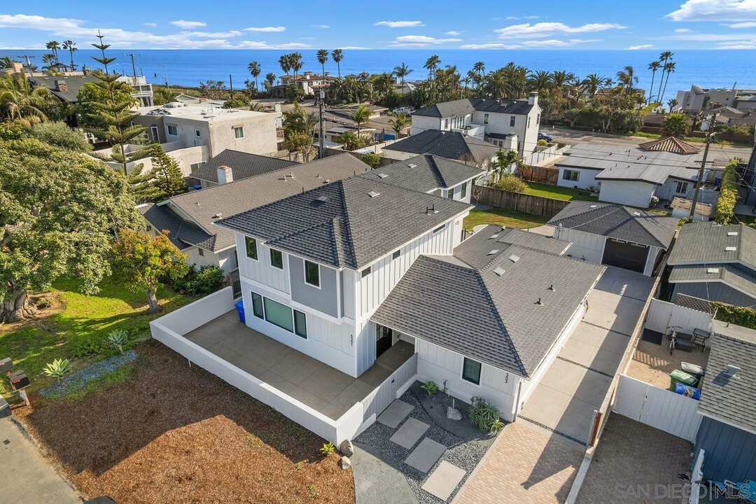 5301 Los Robles Dr in Carlsbad, CA - Building Photo