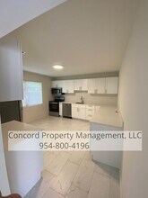 819 SW 14th Ct in Fort Lauderdale, FL - Building Photo - Building Photo