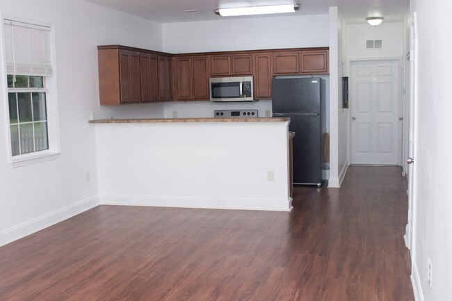 102 White Dr in Tallahassee, FL - Building Photo - Building Photo