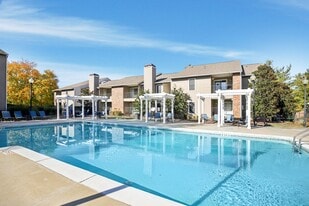 1070 Main Apartments in Hendersonville, TN - Building Photo