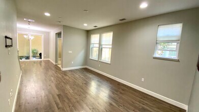 3013 Vittoria Loop in Dublin, CA - Building Photo - Building Photo