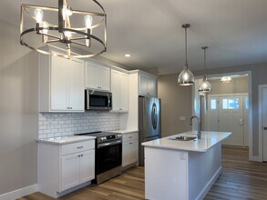 4504 Legends Dr in Champaign, IL - Building Photo - Building Photo