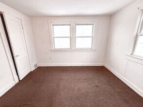 17206 Mapleboro Ave in Maple Heights, OH - Building Photo - Building Photo