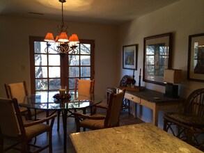 2 E Village Cir in Flagstaff, AZ - Building Photo - Building Photo