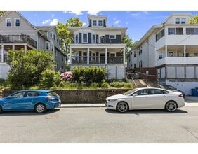 8 Greylock Rd, Unit 2 in Boston, MA - Building Photo - Building Photo