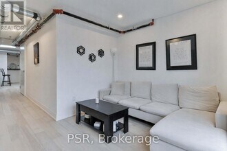 1171 Dundas St W in Toronto, ON - Building Photo - Building Photo