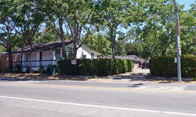 17475 Sonoma Hwy in Sonoma, CA - Building Photo - Building Photo